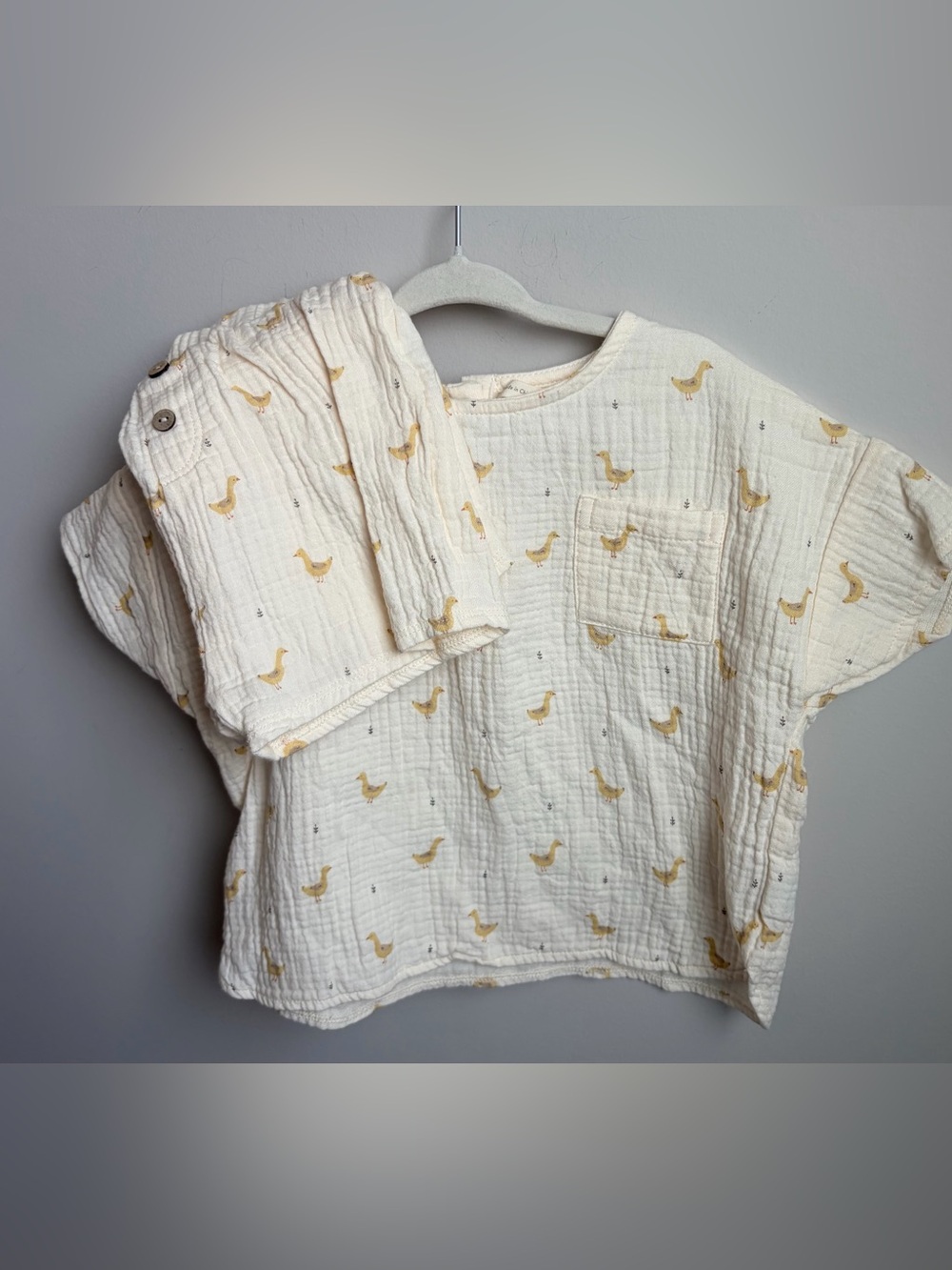 Quincy Mae Kids’ Cream Cotton Top & Pants Set with Yellow Duck Print